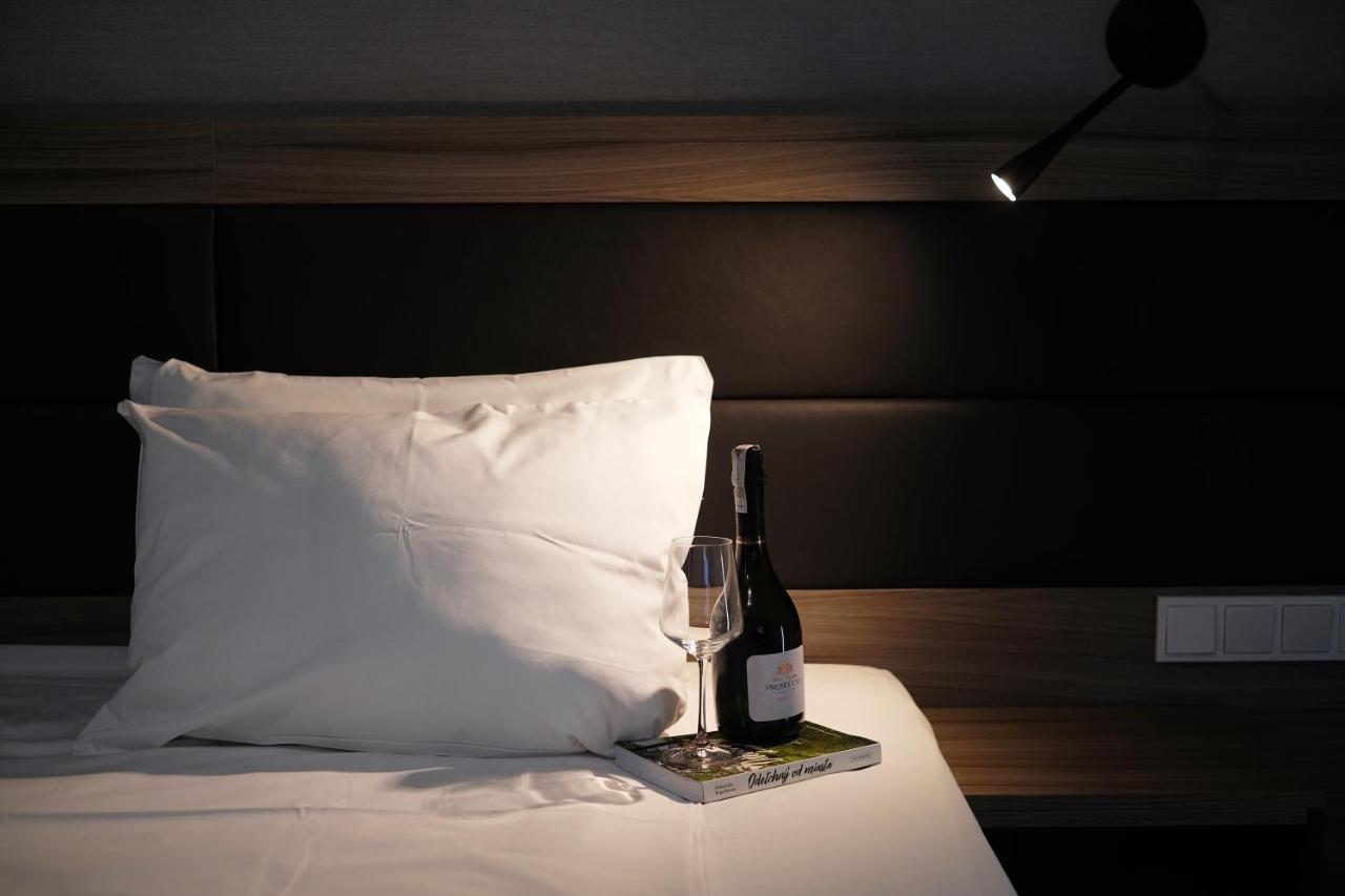Hotel Mazurek Kolo  ภายนอก รูปภาพ