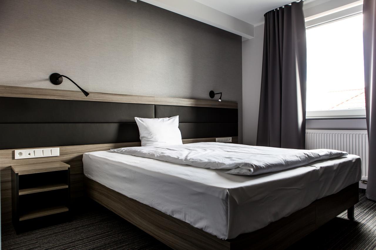 Hotel Mazurek Kolo  ภายนอก รูปภาพ