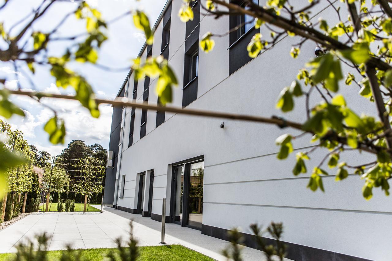Hotel Mazurek Kolo  ภายนอก รูปภาพ